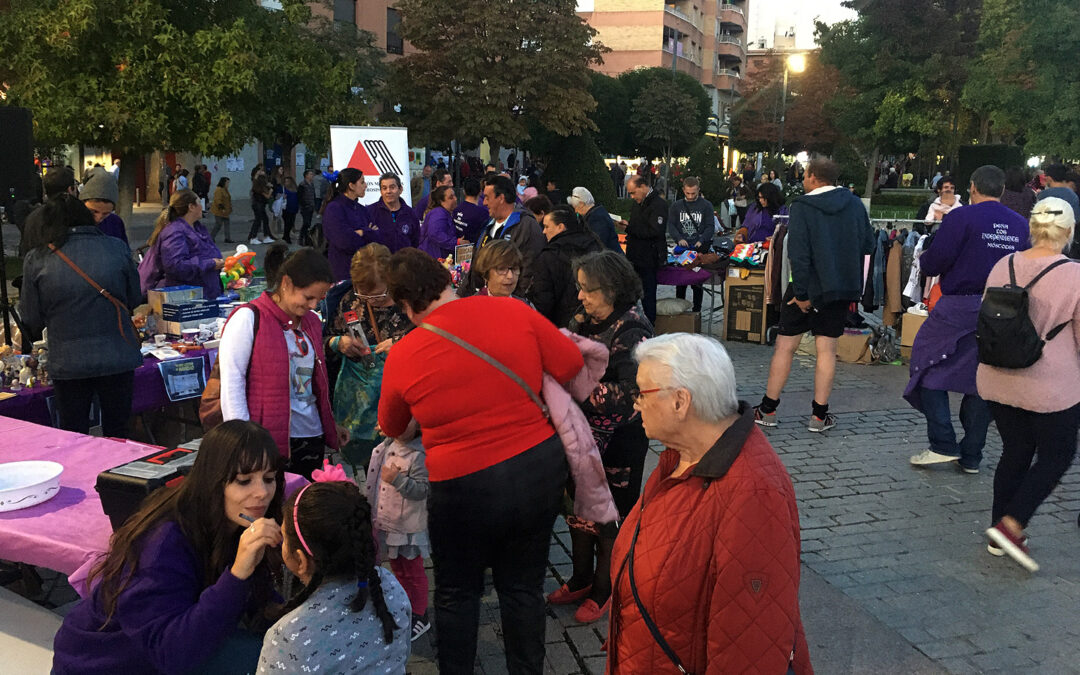 Mercadillo Solidario por AMDEM – Peña Los Independientes